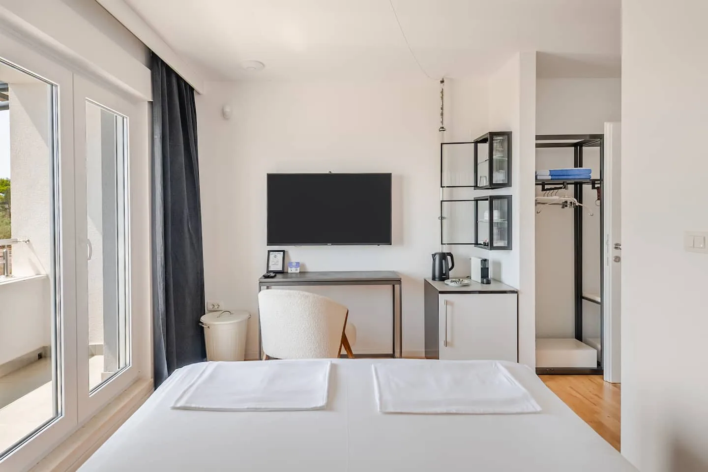 Villa Mila Deluxe Room — 5